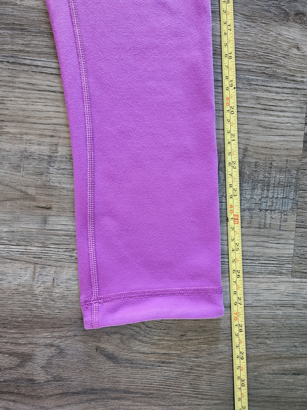 Lululemon Plum Pink & Black Reversible Capri Leggings - Picture 5 of 10